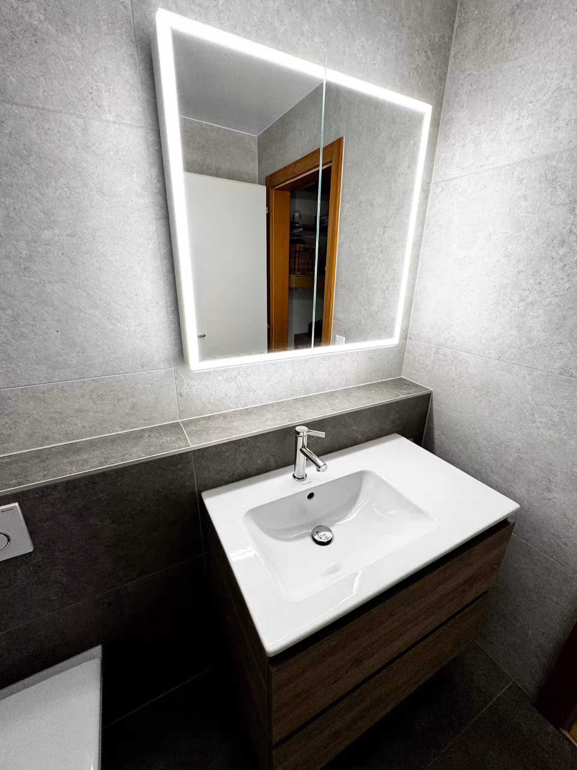 Lavabo avec miroir